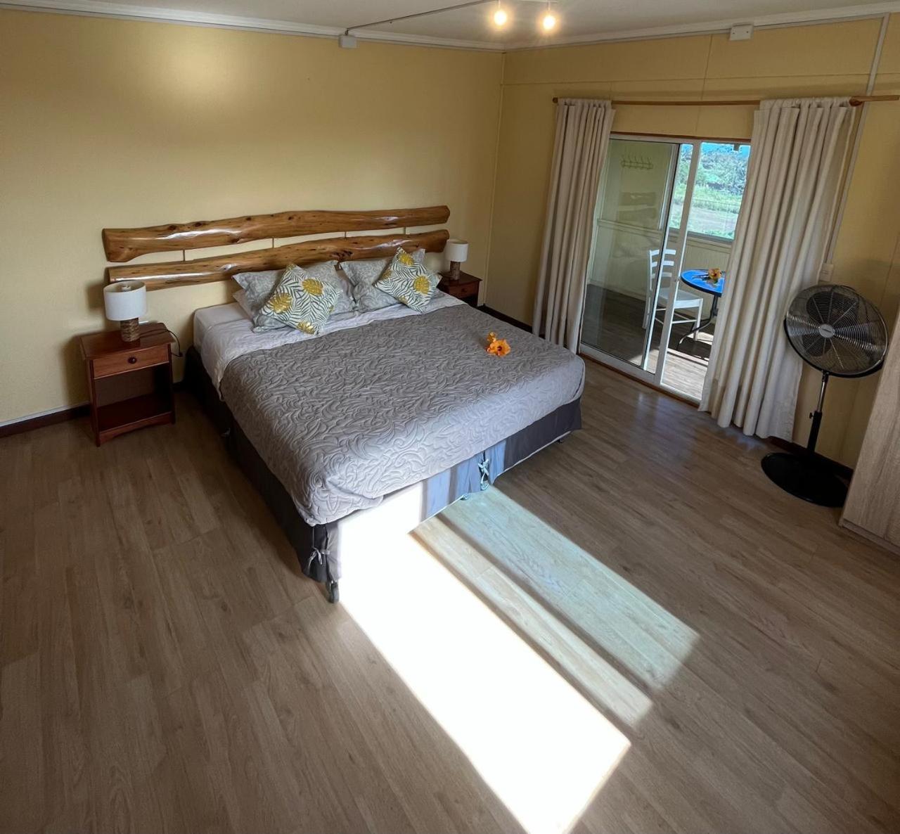 Hotel Uka Mana Ханга Роа Екстериор снимка