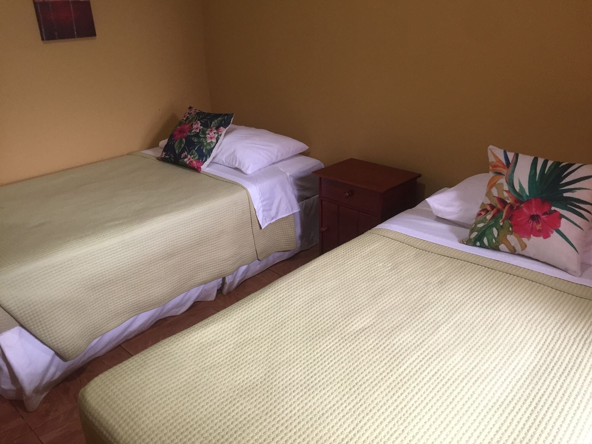 Hotel Uka Mana Ханга Роа Екстериор снимка
